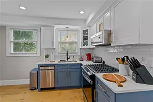20 Summer St, Newport, RI 02840 - Photo 15