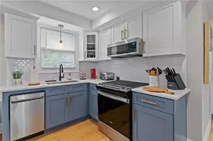 20 Summer St, Newport, RI 02840 - Photo 13