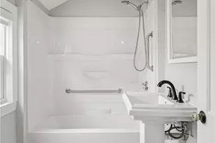 26 Tryon Ave, East Providence, RI 02916 - Photo 35