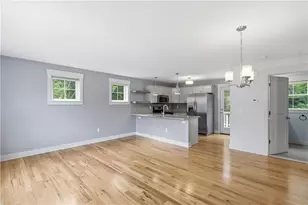 12 Park Ave, Narragansett, RI 02882 - Photo 3