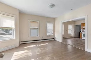 138 Garden St, Pawtucket, RI 02860 - Photo 3
