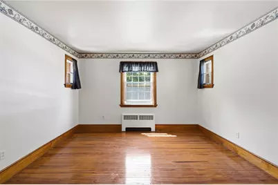 247 West Main Road, Middletown, RI 02842 - Photo 17