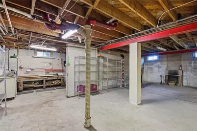 247 West Main Road, Middletown, RI 02842 - Photo 27