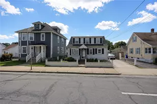 581 Newport Ave, Pawtucket, RI 02861 - Photo 1