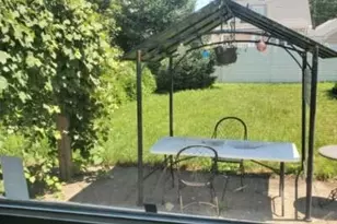 581 Newport Ave, Pawtucket, RI 02861 - Photo 5