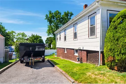29 E Earle Street, Cumberland, RI 02864 - Photo 5