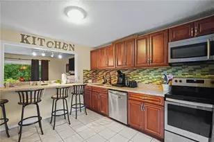 14 Wilson Ave, Warwick, RI 02889 - Photo 3
