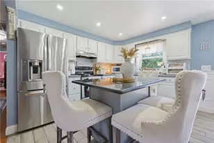 33 Scott Dr, East Providence, RI 02915 - Photo 5
