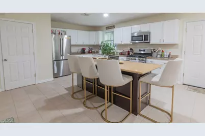 29 Genoa Avenue, Johnston, RI 02919 - Photo 5
