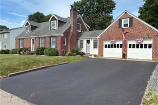 10 Isabelle Dr, Narragansett, RI 02882 - Photo 1