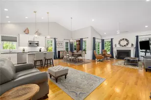 15 W Glen Ln, West Warwick, RI 02893 - Photo 5