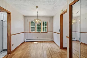 22 Hatfield St, North Kingstown, RI 02852 - Photo 9