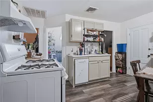 61 Douglas Ave, Providence, RI 02908 - Photo 23