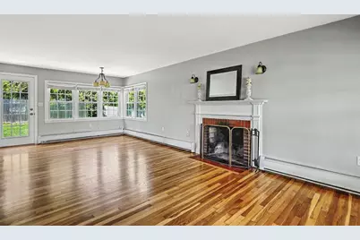 25 Viking Drive, Bristol, RI 02809 - Photo 9