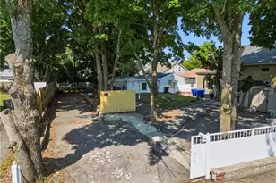 127 Meadow St, Pawtucket, RI 02860 - Photo 27