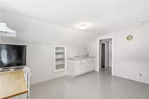 127 Meadow St, Pawtucket, RI 02860 - Photo 3
