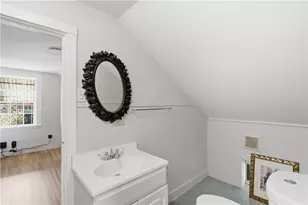 127 Meadow St, Pawtucket, RI 02860 - Photo 9