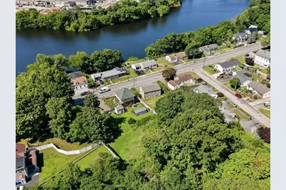 91 Roger Williams Avenue, East Providence, RI 02916 - Photo 3
