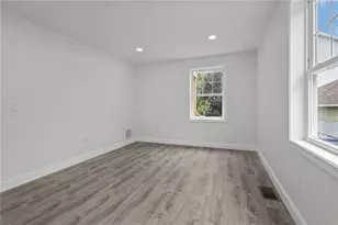 22 Sherwood St, Providence, RI 02904 - Photo 23