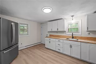 30 Hollywood Ave, Coventry, RI 02816 - Photo 13