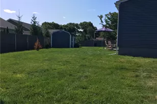18 Mellon Rd, Warwick, RI 02889 - Photo 35