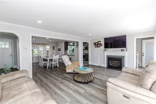 303 Gorton Lake Blvd, Warwick, RI 02886 - Photo 11