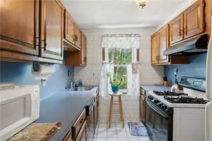 49 W Warwick Ave, West Warwick, RI 02893 - Photo 7