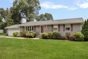 68 Birchwood Dr, Narragansett, RI 02882 - Photo 1
