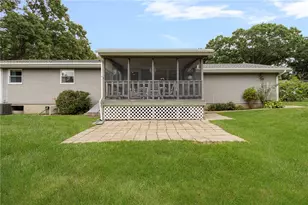 68 Birchwood Dr, Narragansett, RI 02882 - Photo 7