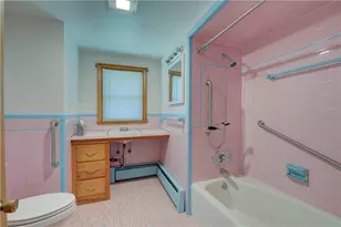 26 Central Ave, Warren, RI 02885 - Photo 15