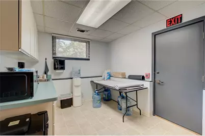 634 Main Street, Warren, RI 02885 - Photo 15
