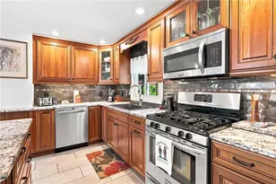 9 Patricia Cir, Smithfield, RI 02917 - Photo 7