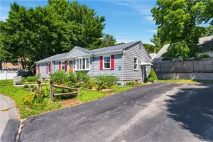 9 Patricia Cir, Smithfield, RI 02917 - Photo 5