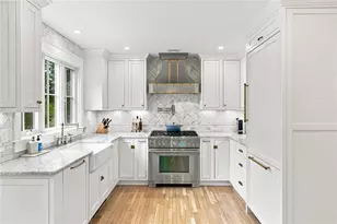2269 E Main Rd, Portsmouth, RI 02871 - Photo 11