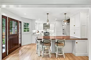 2269 E Main Rd, Portsmouth, RI 02871 - Photo 9
