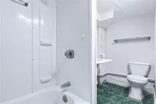 102 Overhill Rd, Providence, RI 02906 - Photo 15
