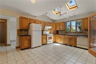 20 Drowne Pkwy, East Providence, RI 02916 - Photo 15