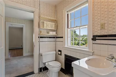20 Drowne Parkway, East Providence, RI 02916 - Photo 27