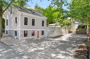 37 Arnold St, Providence, RI 02906 - Photo 3
