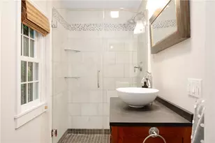 37 Arnold St, Providence, RI 02906 - Photo 23