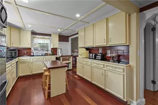 93 S Pierce Rd, East Greenwich, RI 02818 - Photo 3