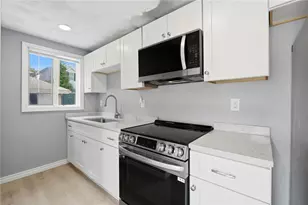 39 Pike St, West Warwick, RI 02893 - Photo 15