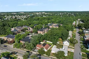 807 Pontiac Ave, Cranston, RI 02910 - Photo 37
