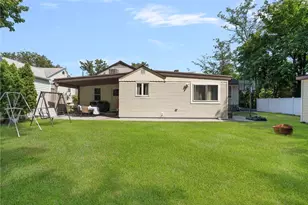 807 Pontiac Ave, Cranston, RI 02910 - Photo 31