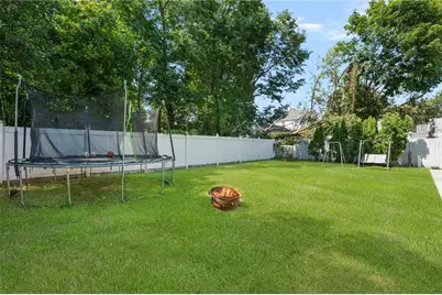 807 Pontiac Avenue, Cranston, RI 02910 - Photo 33