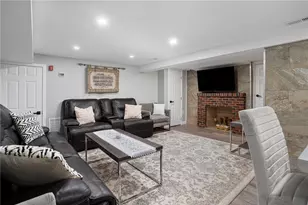 807 Pontiac Ave, Cranston, RI 02910 - Photo 21
