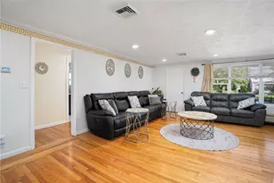 807 Pontiac Ave, Cranston, RI 02910 - Photo 5