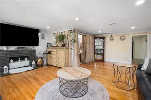 807 Pontiac Ave, Cranston, RI 02910 - Photo 7