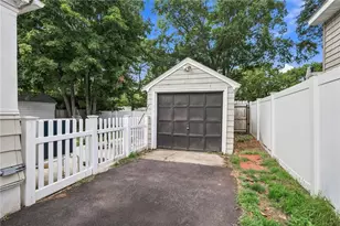 163 Isabella Ave, Providence, RI 02908 - Photo 37