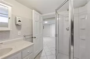 137 Reservoir Ave, Providence, RI 02907 - Photo 23
